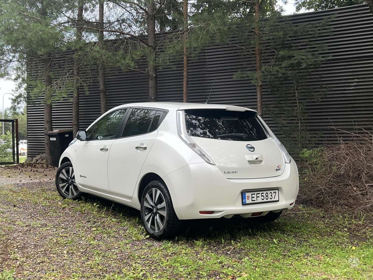 Nissan Leaf, 30 кВт·ч, Хэтчбек