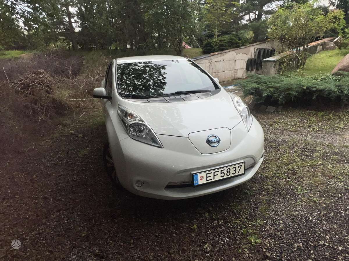 Nissan Leaf, 30 кВт·ч, Хэтчбек