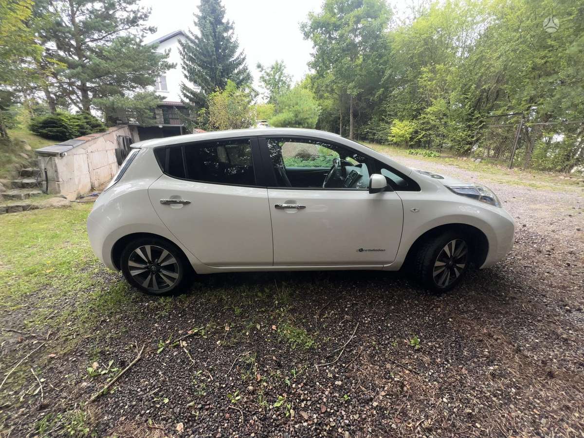 Nissan Leaf, 30 кВт·ч, Хэтчбек