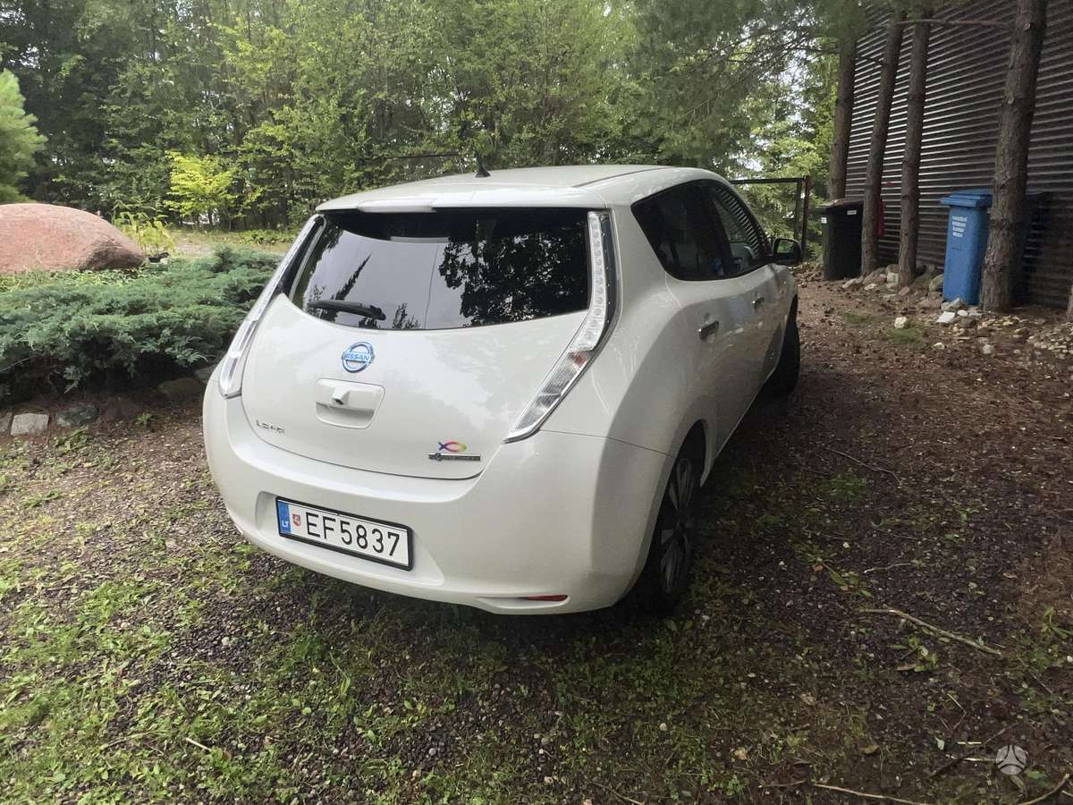 Nissan Leaf, 30 кВт·ч, Хэтчбек