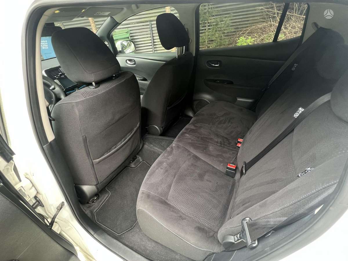 Nissan Leaf, 30 кВт·ч, Хэтчбек