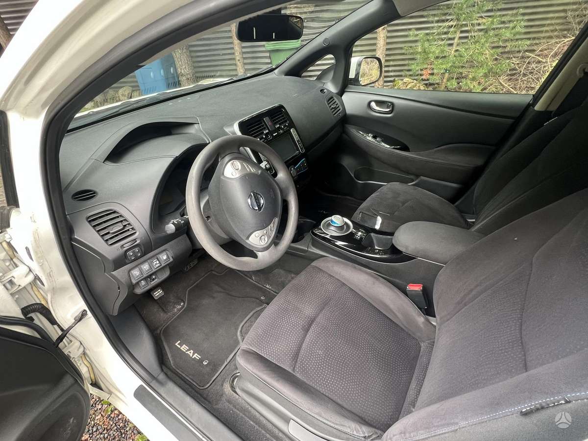 Nissan Leaf, 30 кВт·ч, Хэтчбек