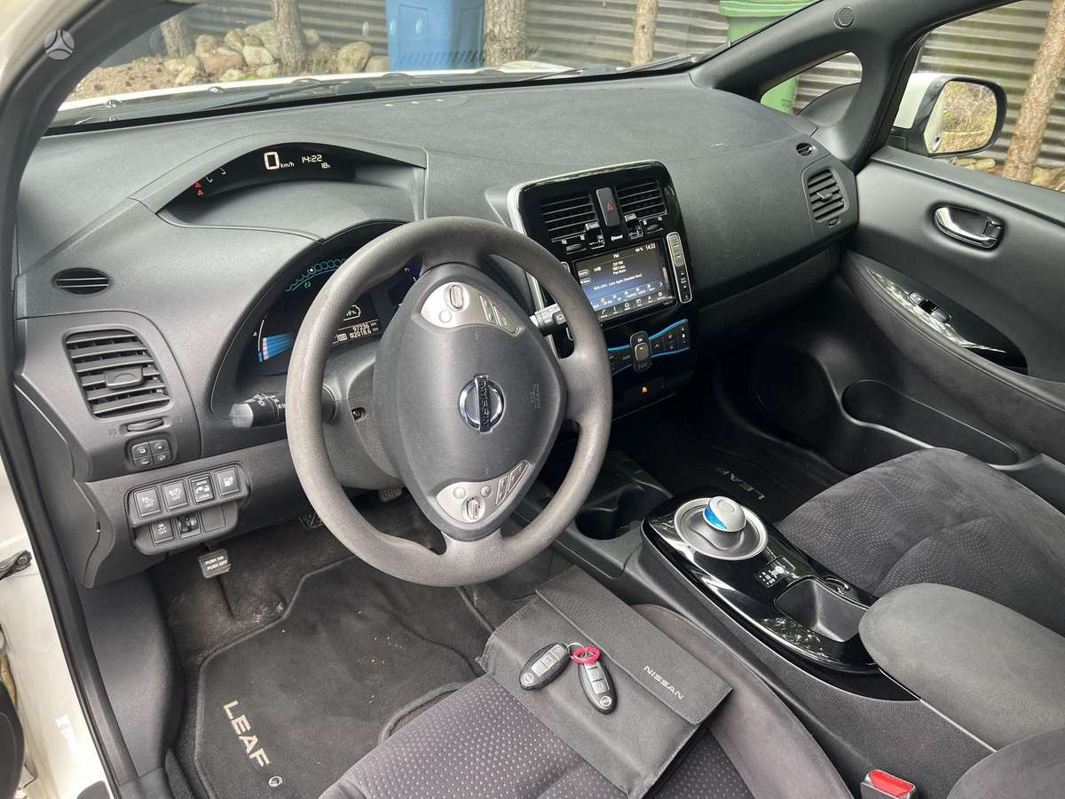 Nissan Leaf, 30 кВт·ч, Хэтчбек