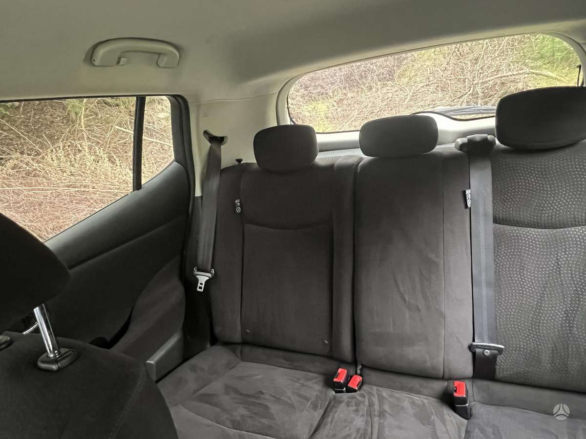 Nissan Leaf, 30 кВт·ч, Хэтчбек