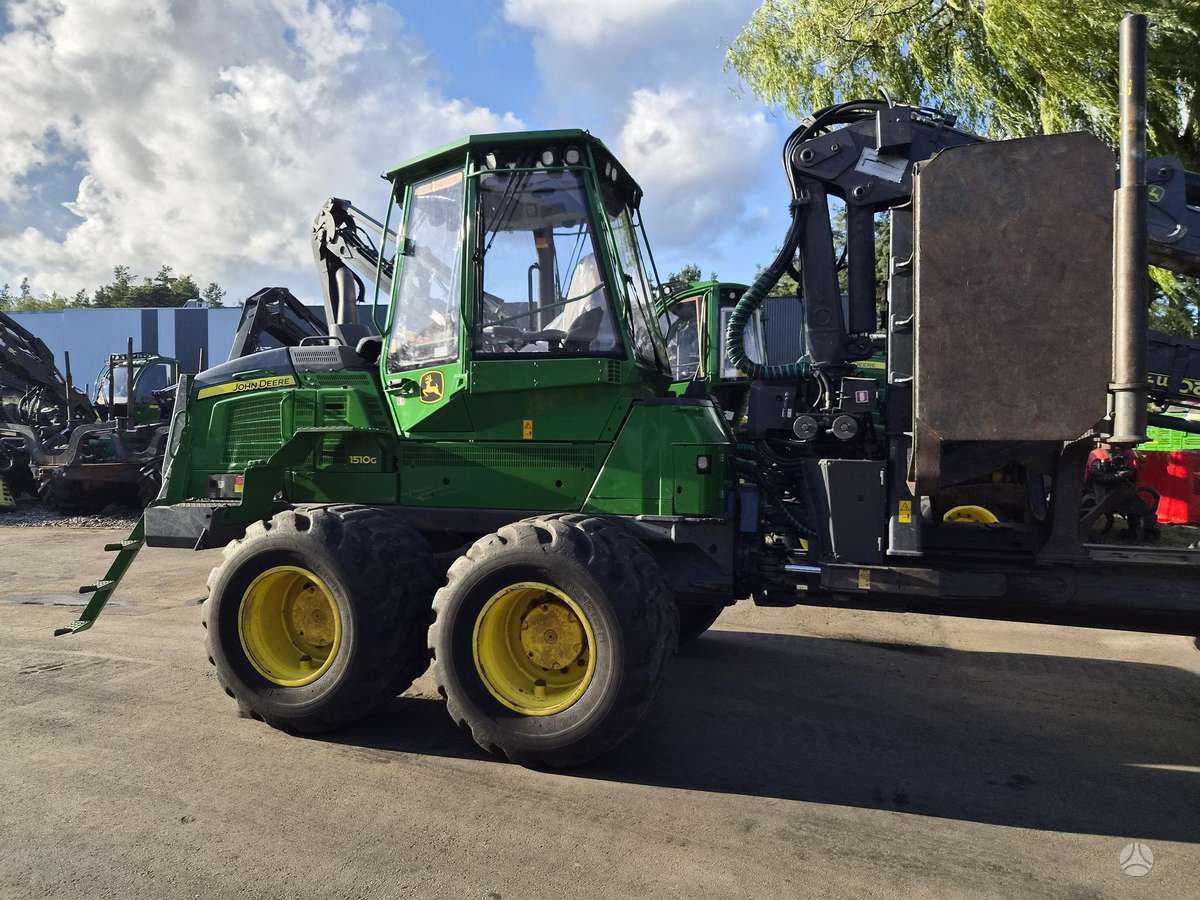 John Deere 1510G, forwarders