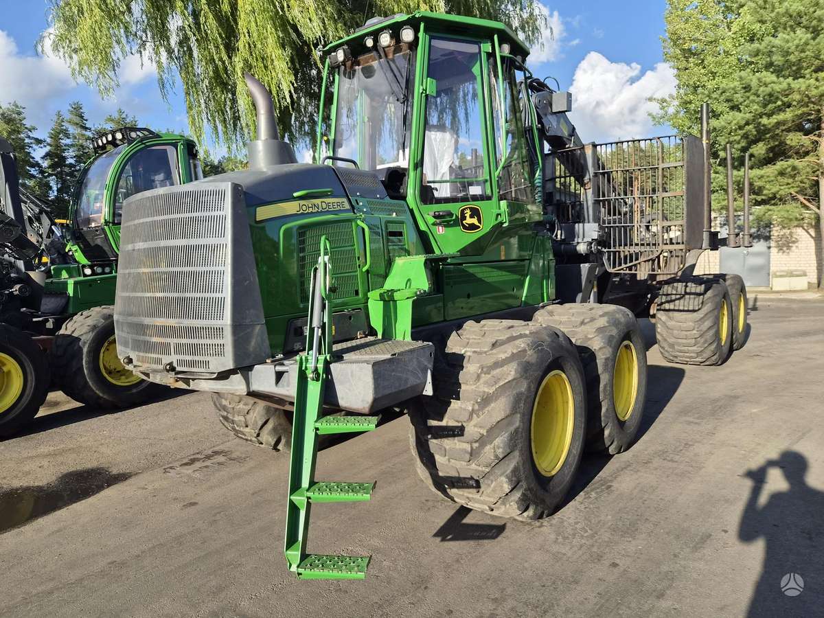 John Deere 1510G, medvežės