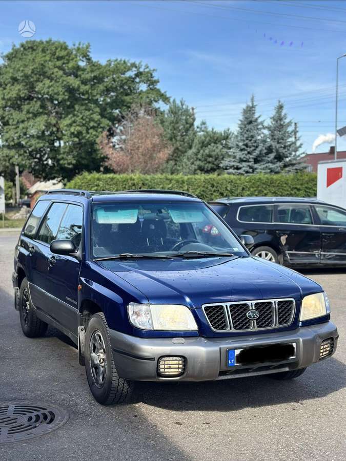 Subaru Forester, 2.0 l., off-road / crossover