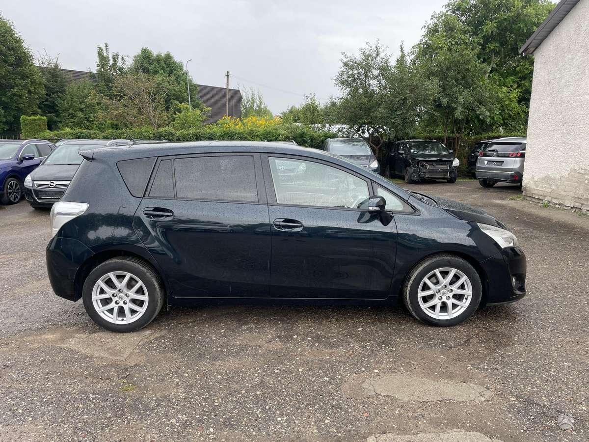 Toyota Verso - 5