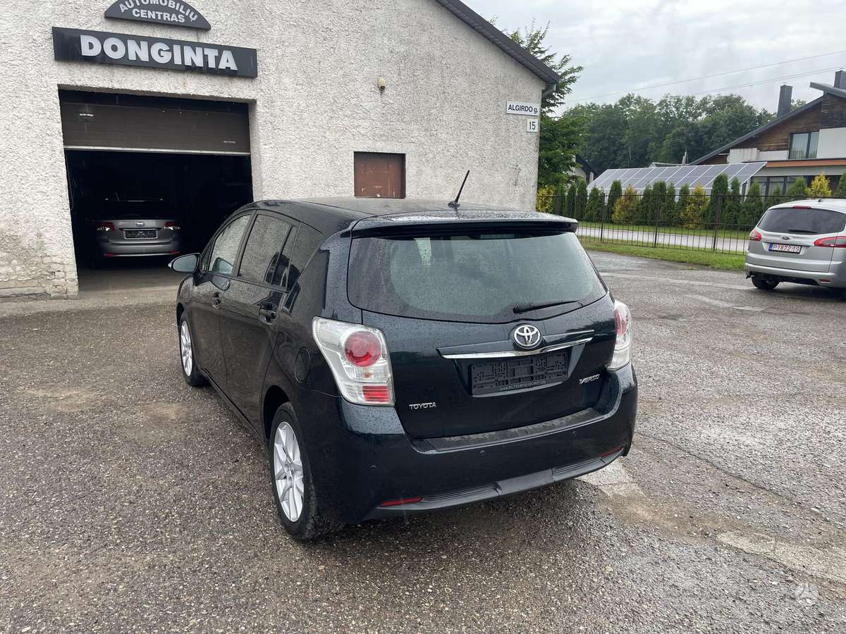 Toyota Verso - 7