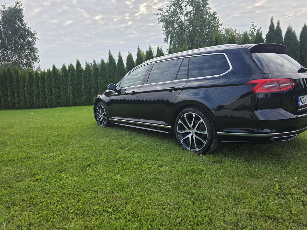 Volkswagen Passat - 1