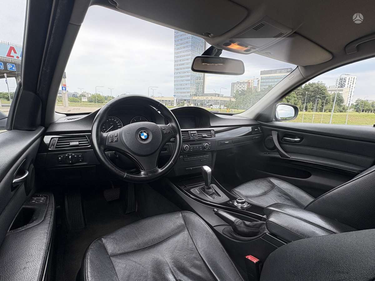 BMW 320, Универсал