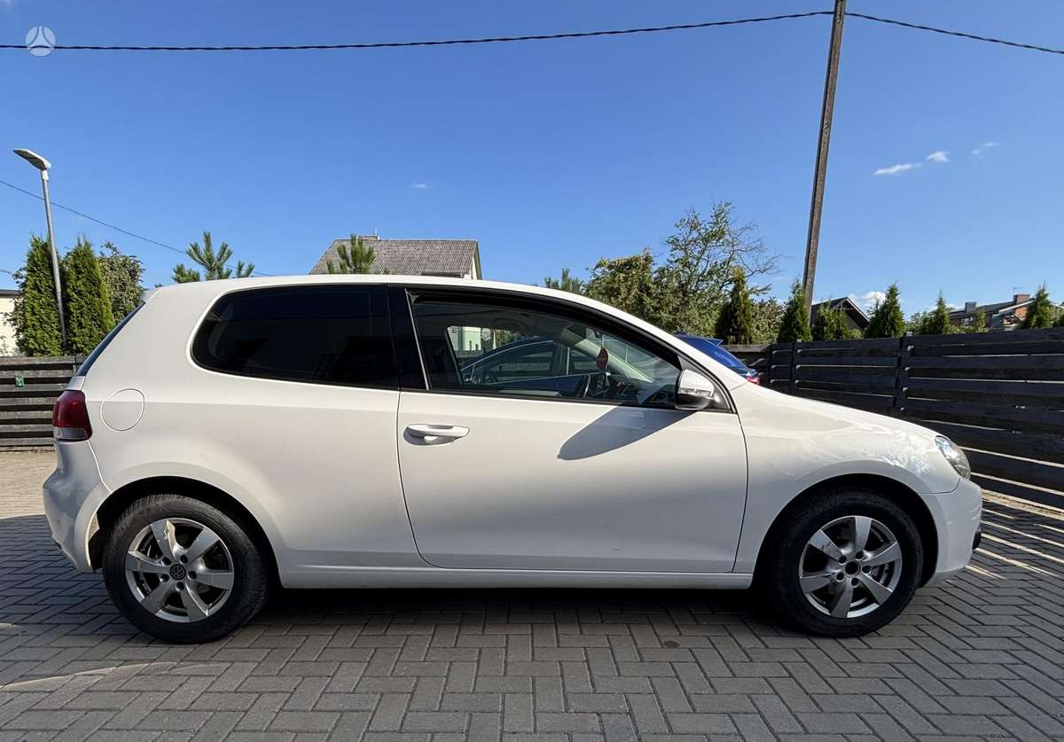 Volkswagen Golf - 6