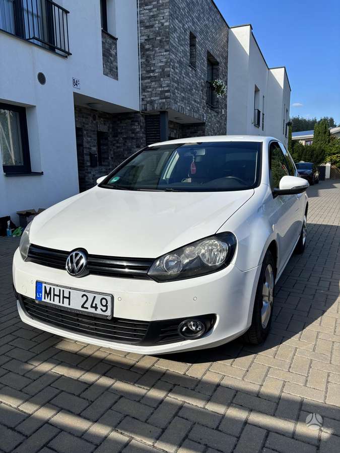 Volkswagen Golf - 2