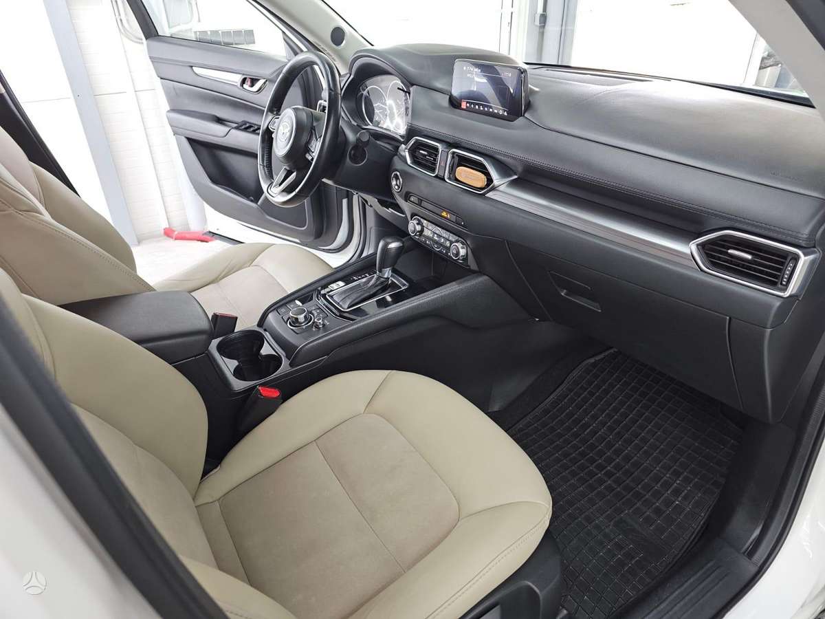 Mazda CX-5, 2.5 l., off-road / crossover