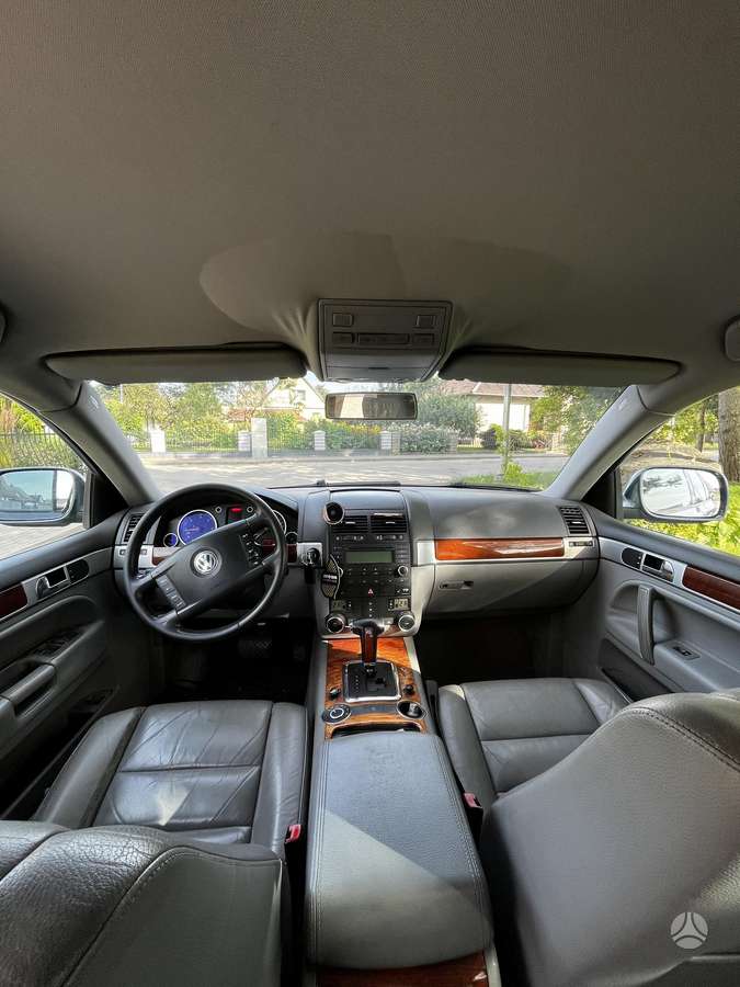 Volkswagen Touareg - 7