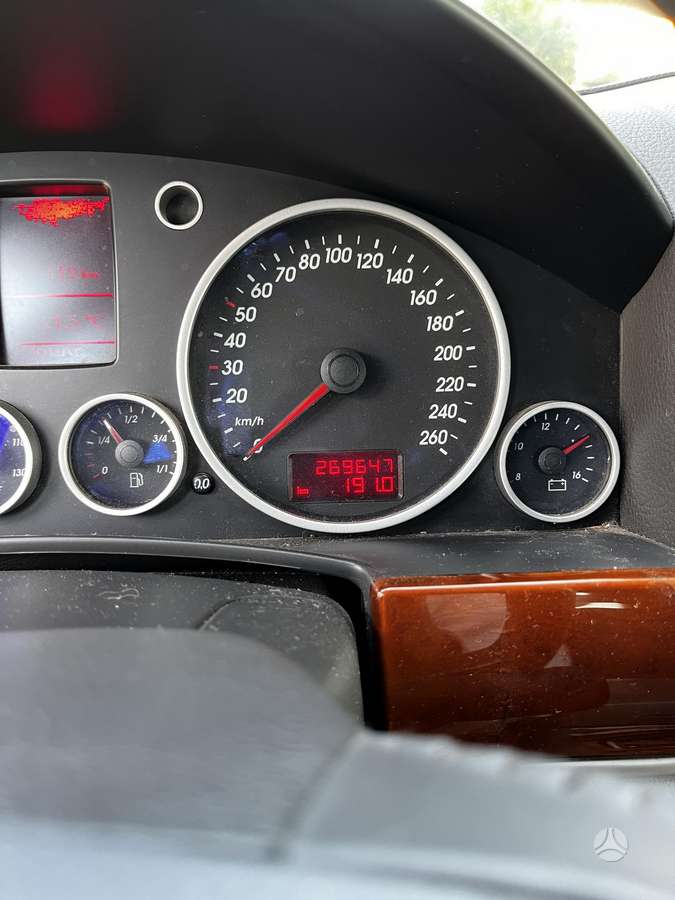 Volkswagen Touareg - 6