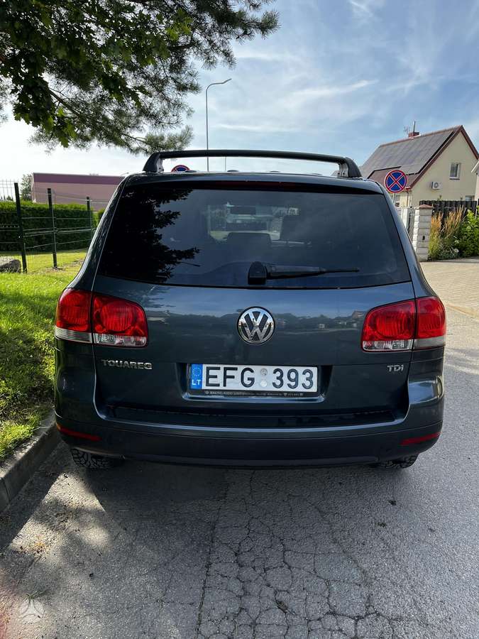 Volkswagen Touareg - 2