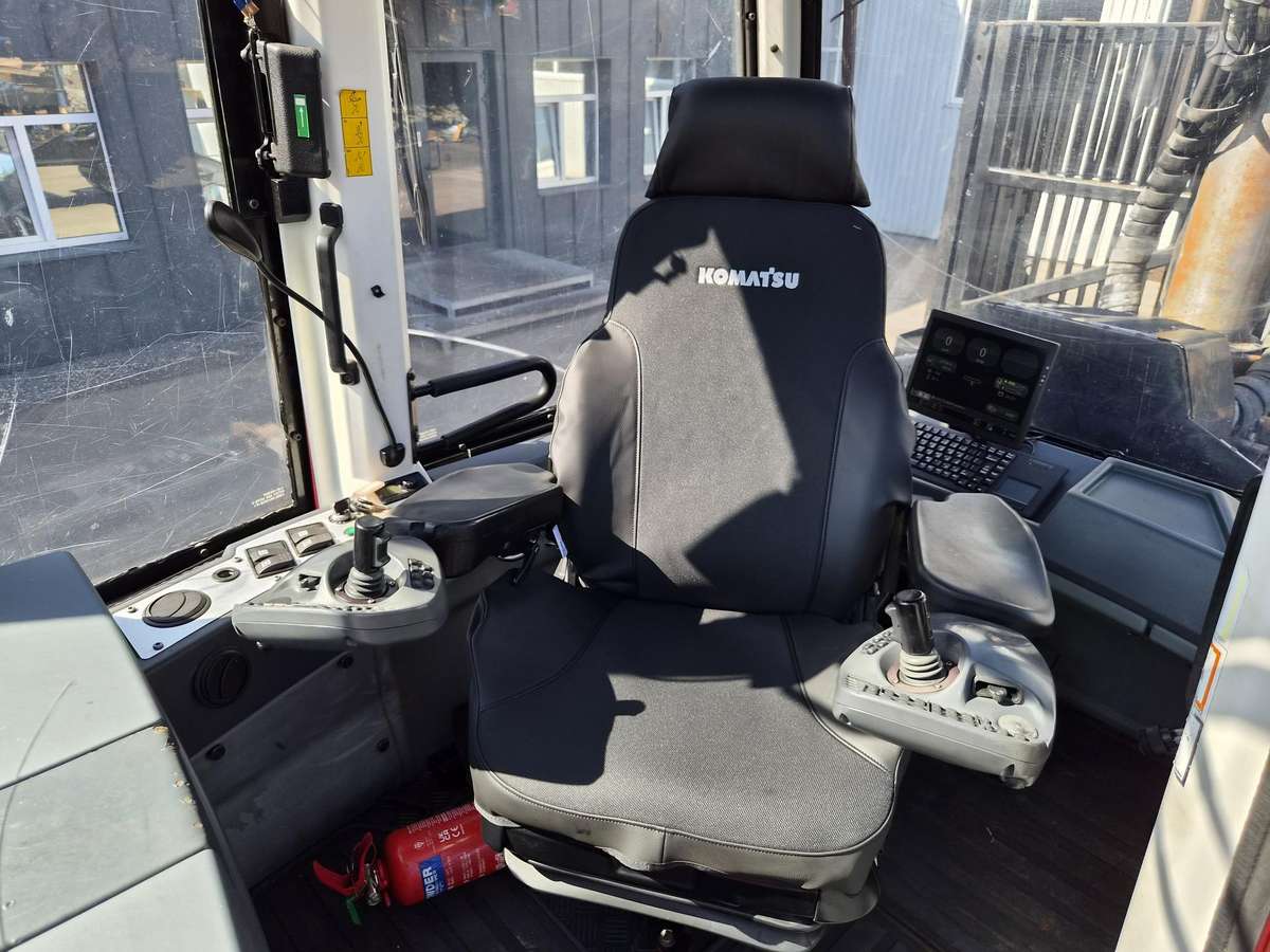 Komatsu 855, medvežės