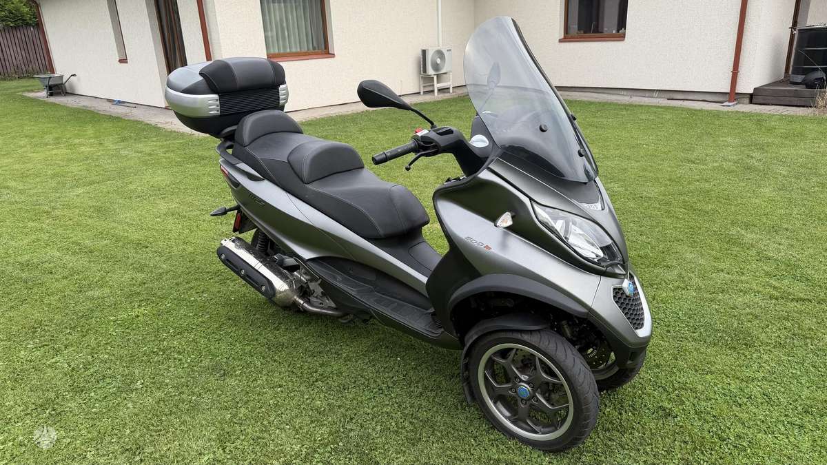 Piaggio MP3 498cc, trikes