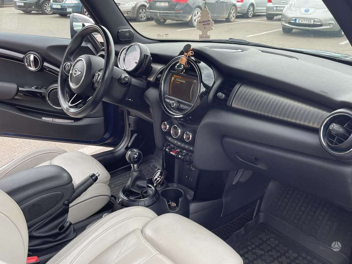 Mini Cooper, 1.5 l., hatchback