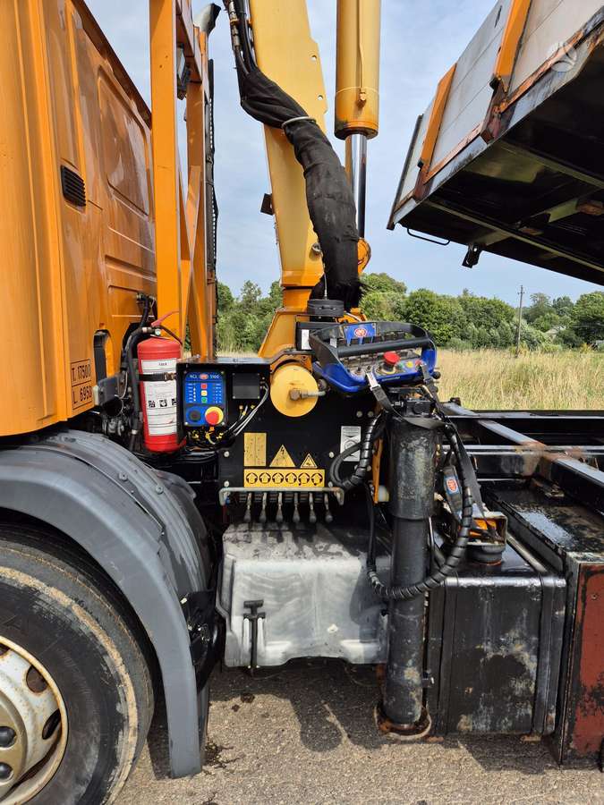 Scania D94, dumpers with crane