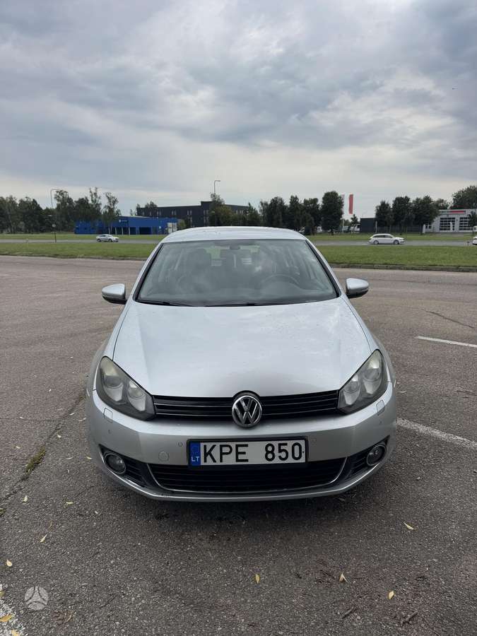 Volkswagen Golf - 2