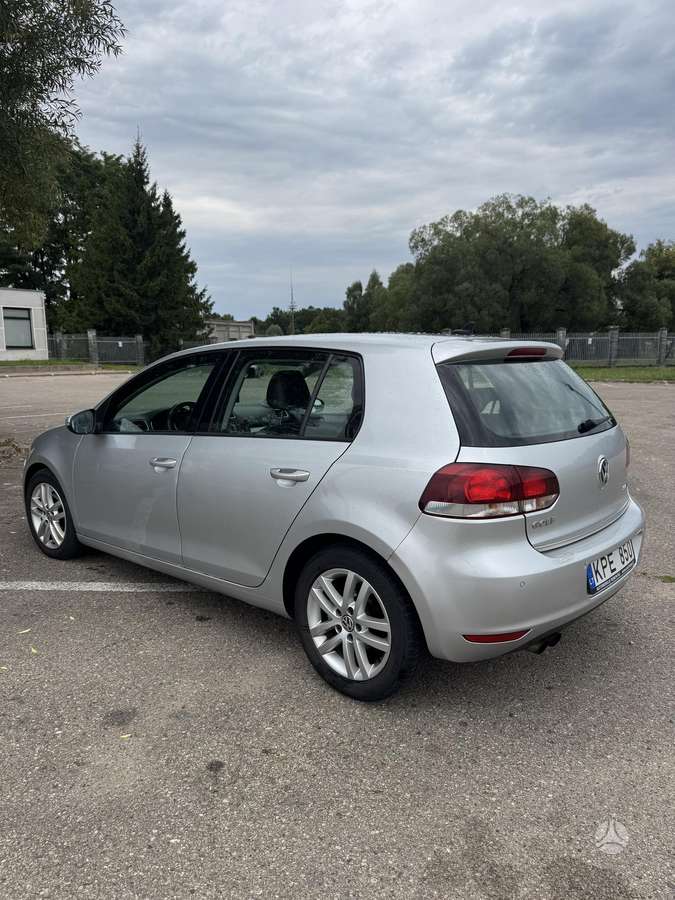 Volkswagen Golf - 5