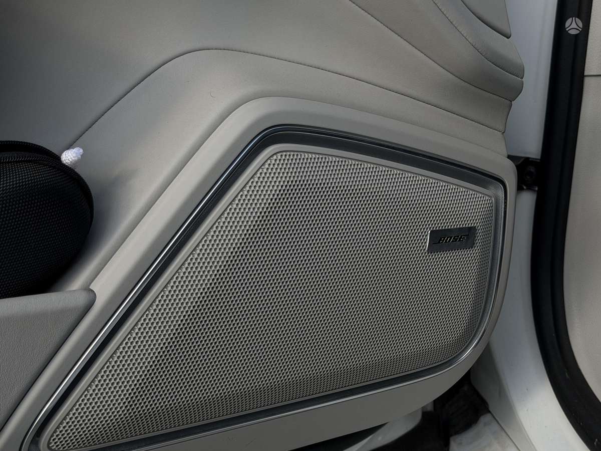Porsche Panamera, Седан