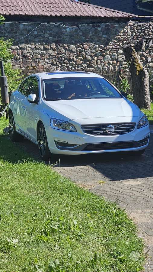 Volvo S60 - 1