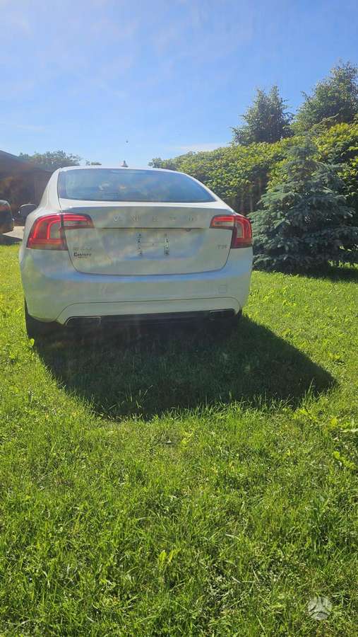 Volvo S60 - 4