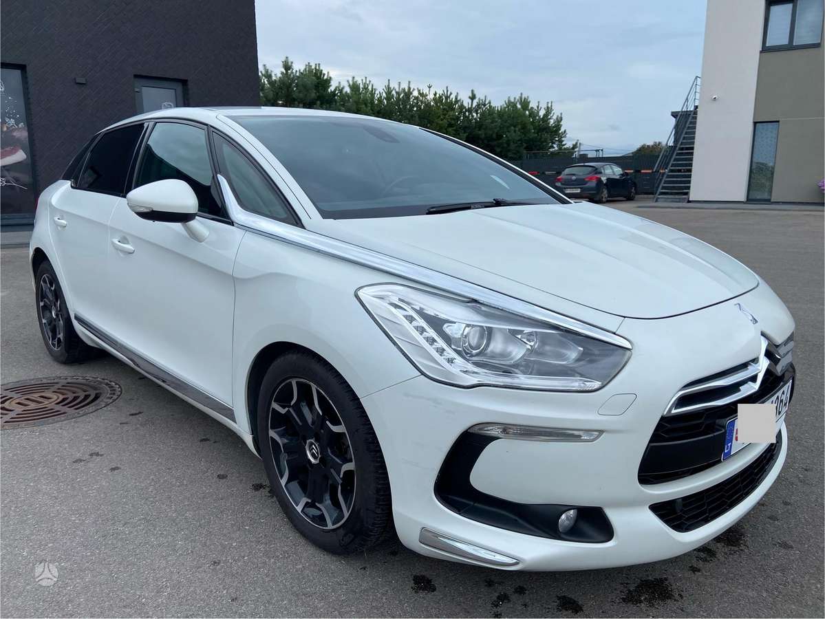 Citroen DS5, 1.6 l., hatchback