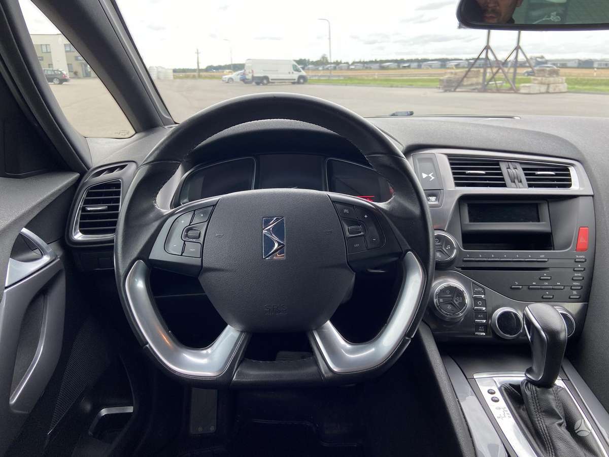 Citroen DS5, 1.6 l., hatchback