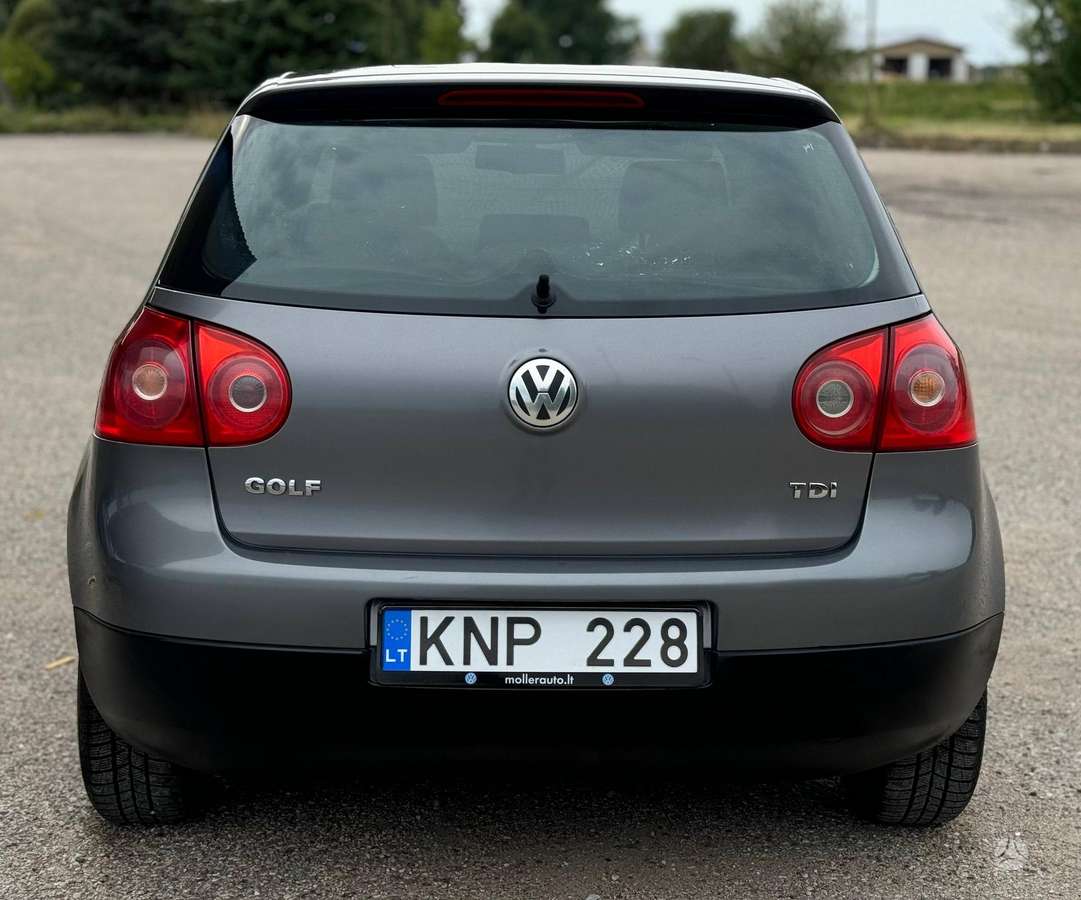 Volkswagen Golf - 5