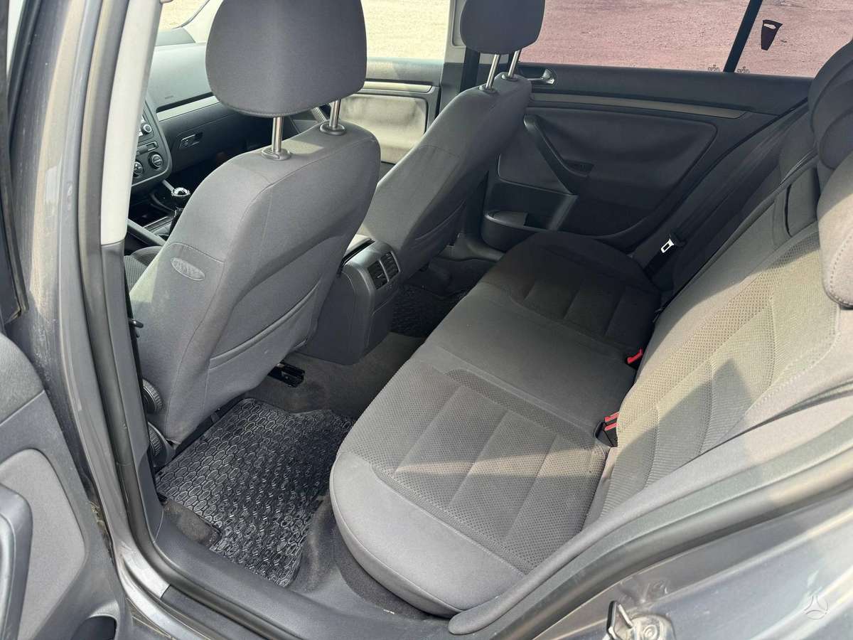 Volkswagen Golf - 9