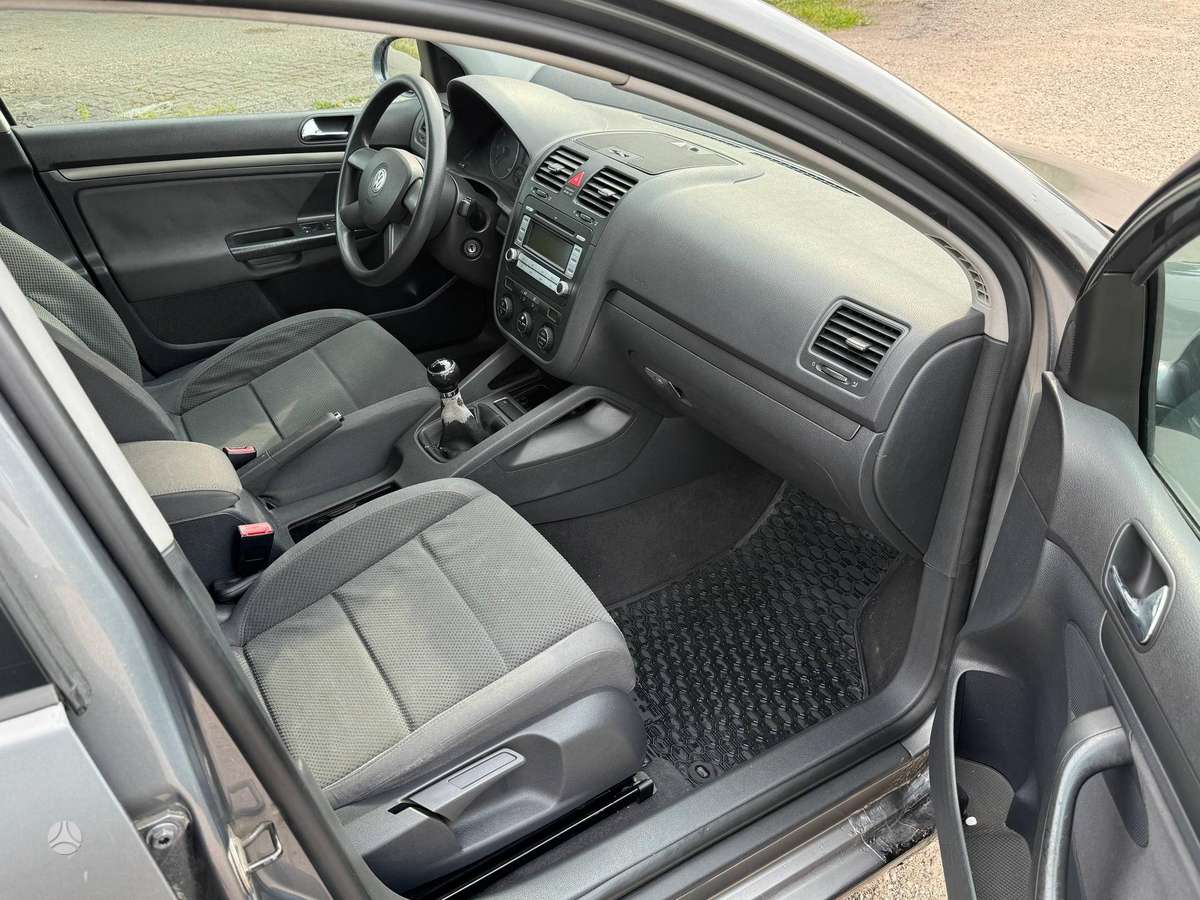 Volkswagen Golf - 12
