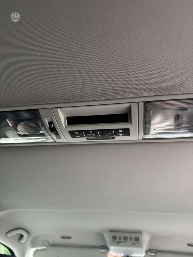 Volkswagen Multivan - 11