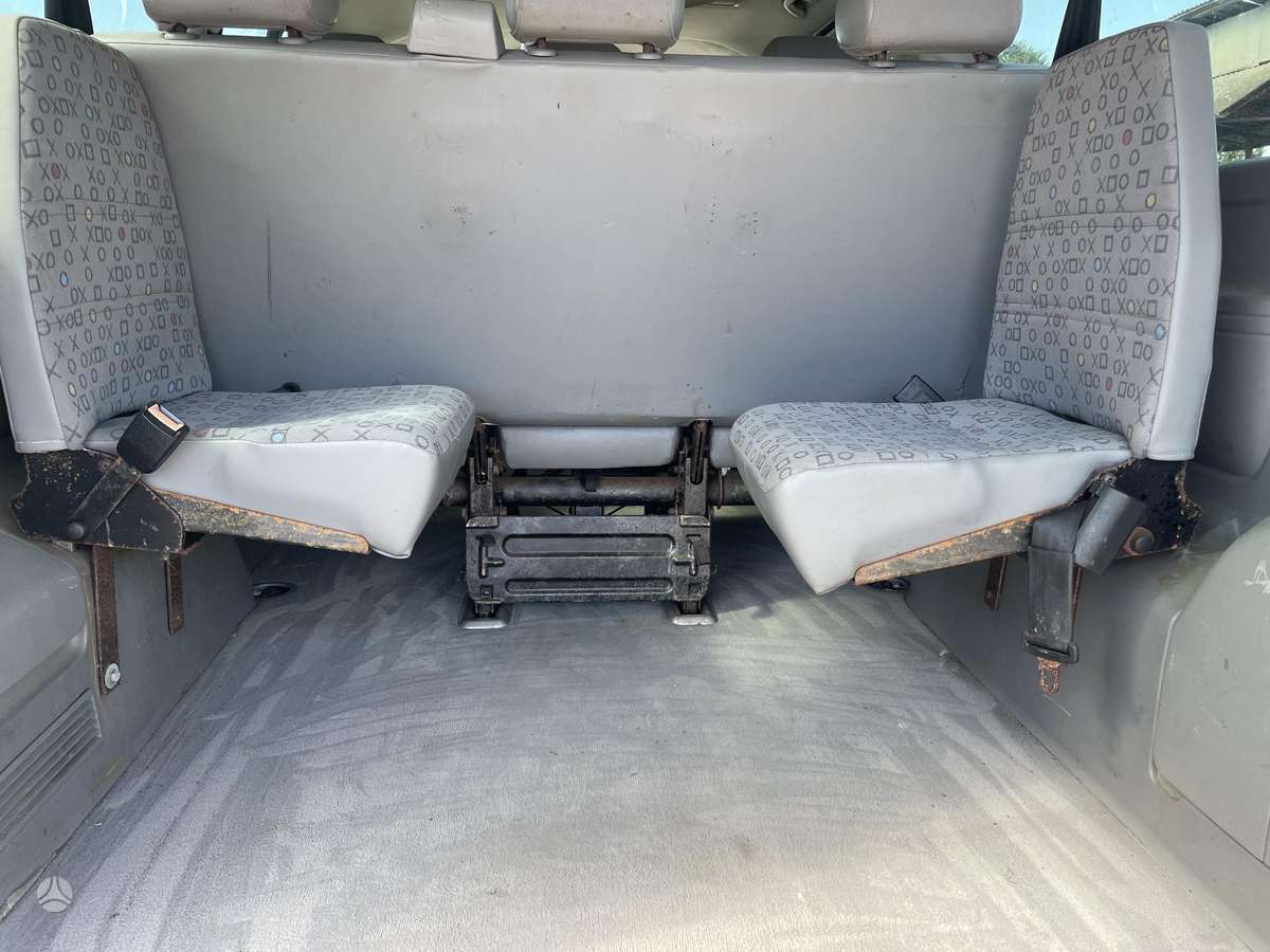 Volkswagen Transporter - 8