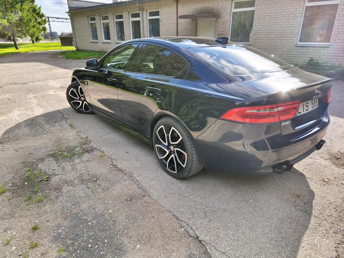 Jaguar XE, 2.0 l., Седан