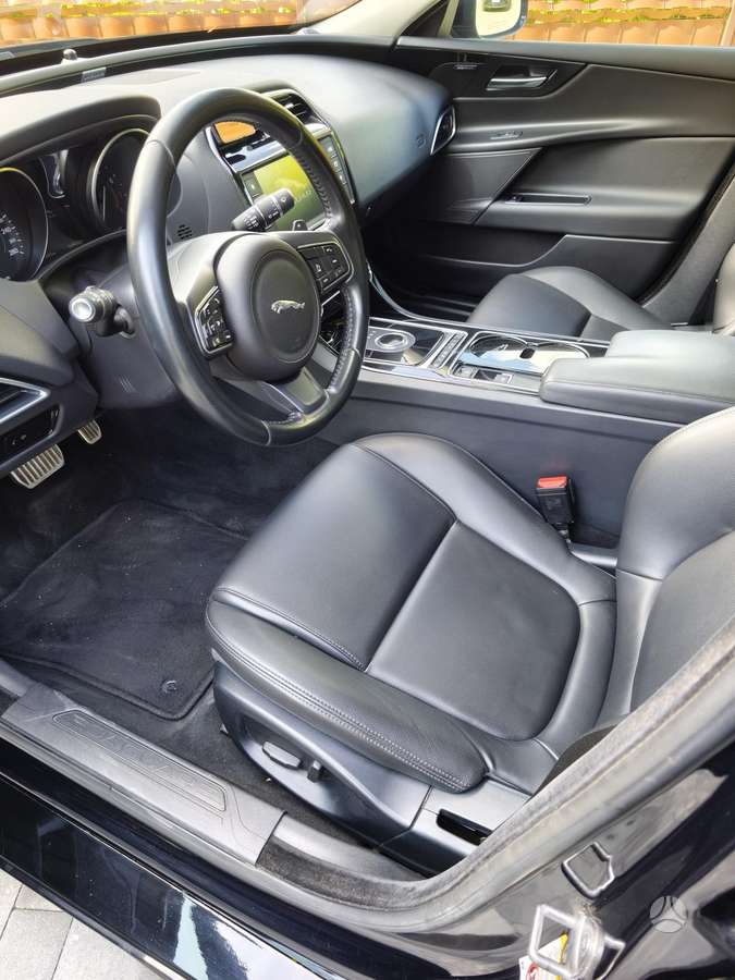 Jaguar XE, 2.0 l., Седан