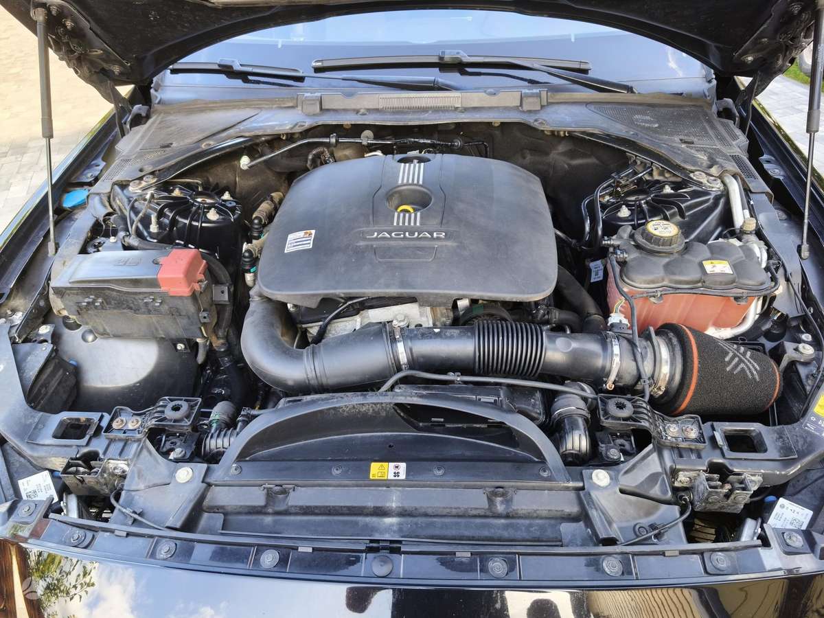 Jaguar XE, 2.0 l., Седан