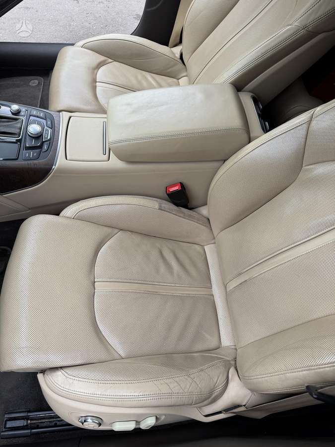 Audi A6, 3.0 l., Седан