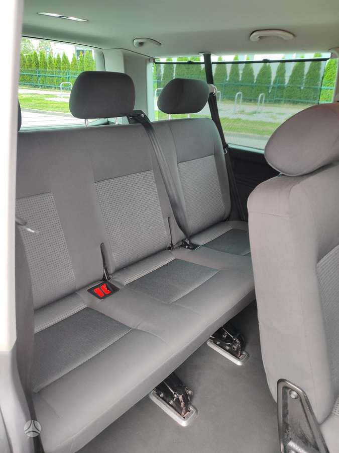Volkswagen Caravelle - 11