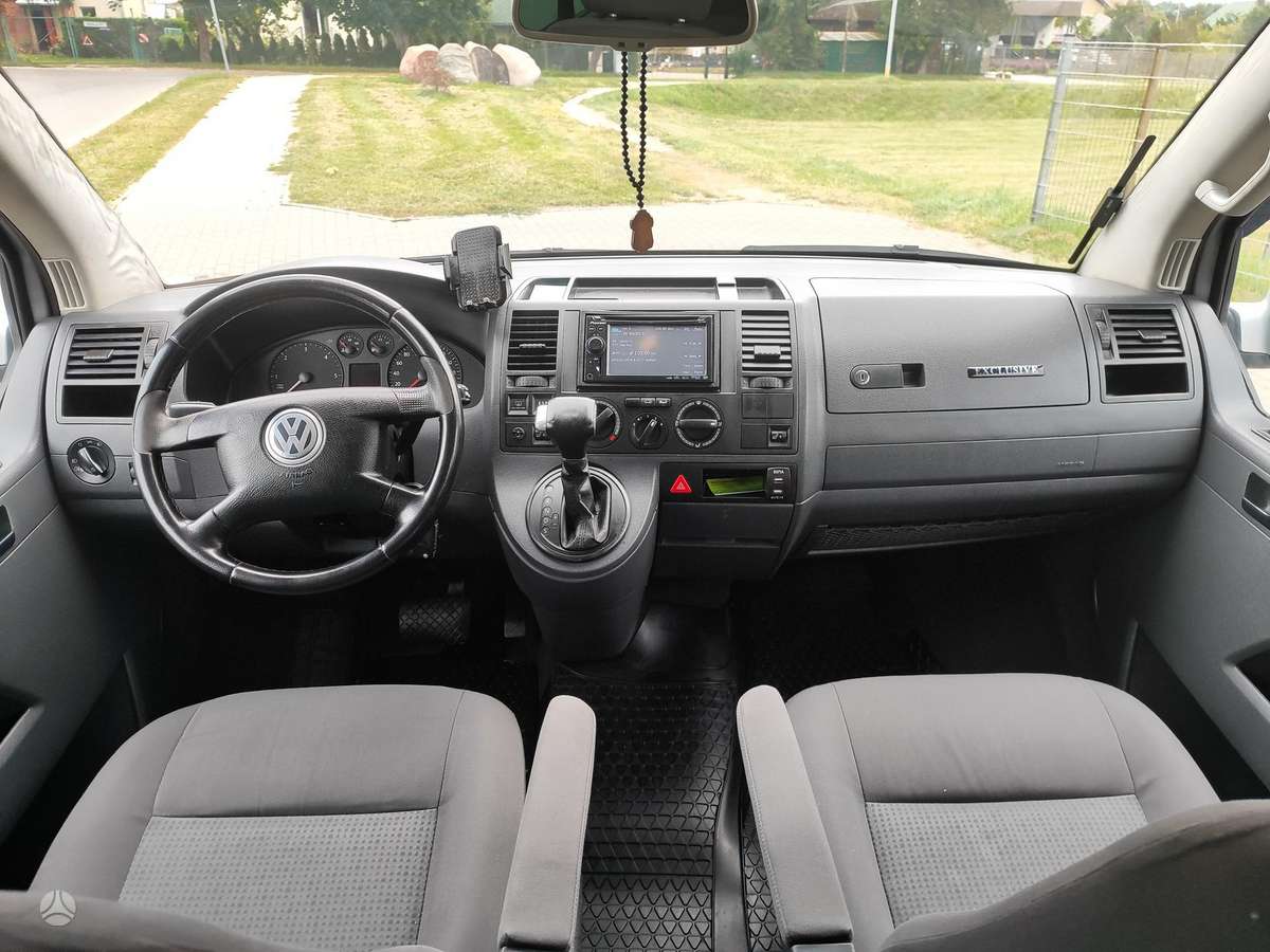 Volkswagen Caravelle - 12