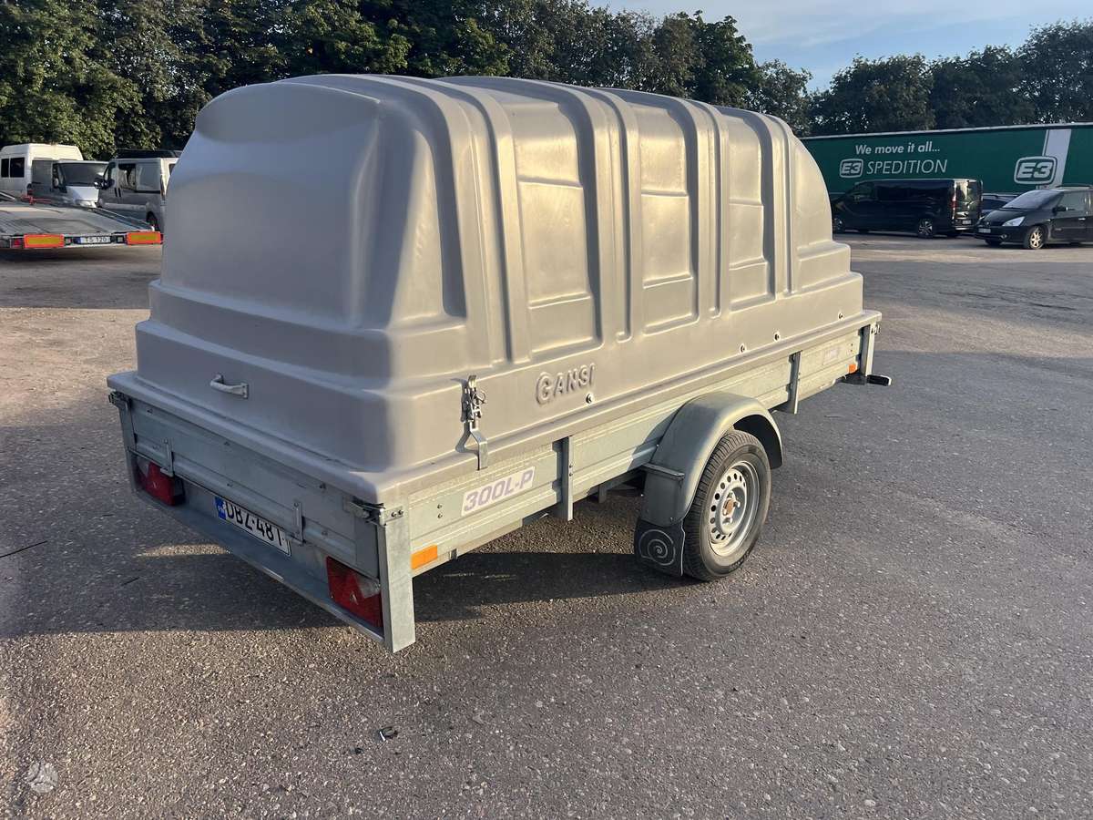 Titan 300L-P, passenger car trailers