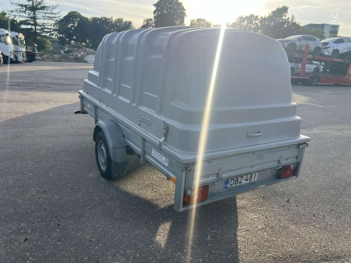 Titan 300L-P, passenger car trailers