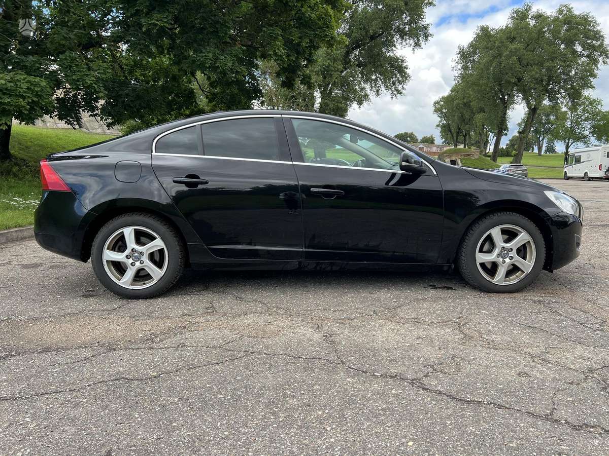 Volvo S60, 2.0 l., Седан