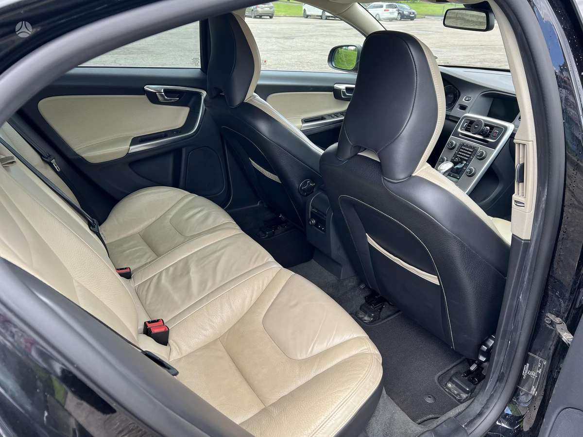 Volvo S60, 2.0 l., Седан