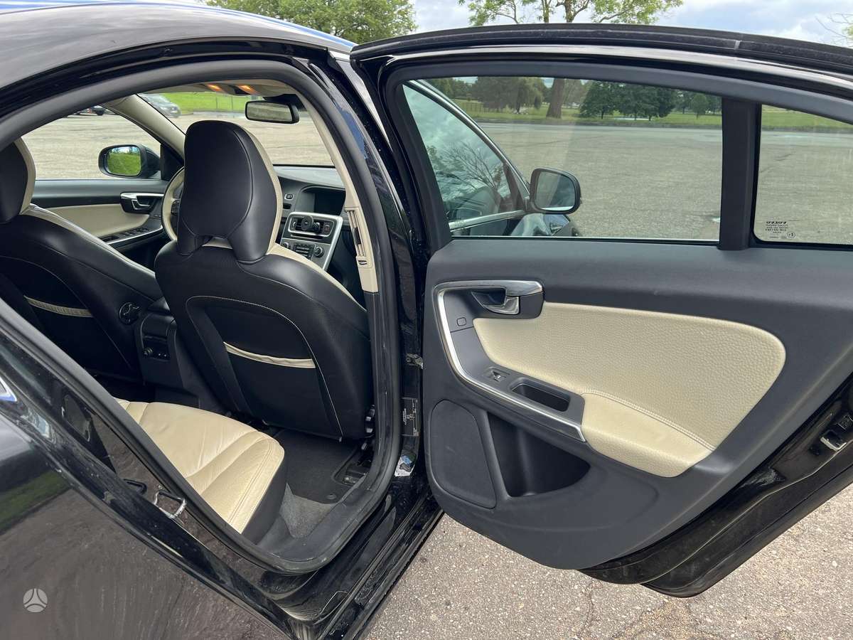 Volvo S60, 2.0 l., Седан