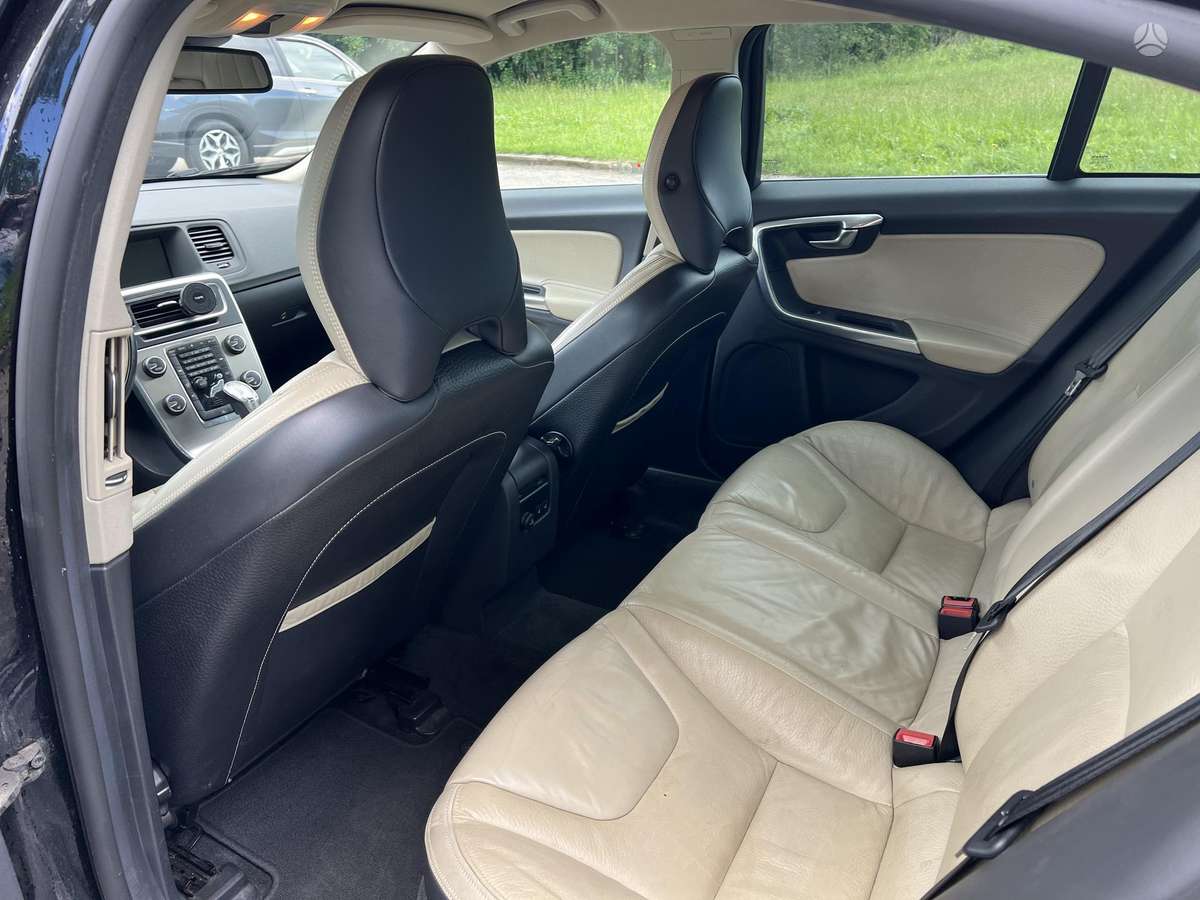 Volvo S60, 2.0 l., Седан