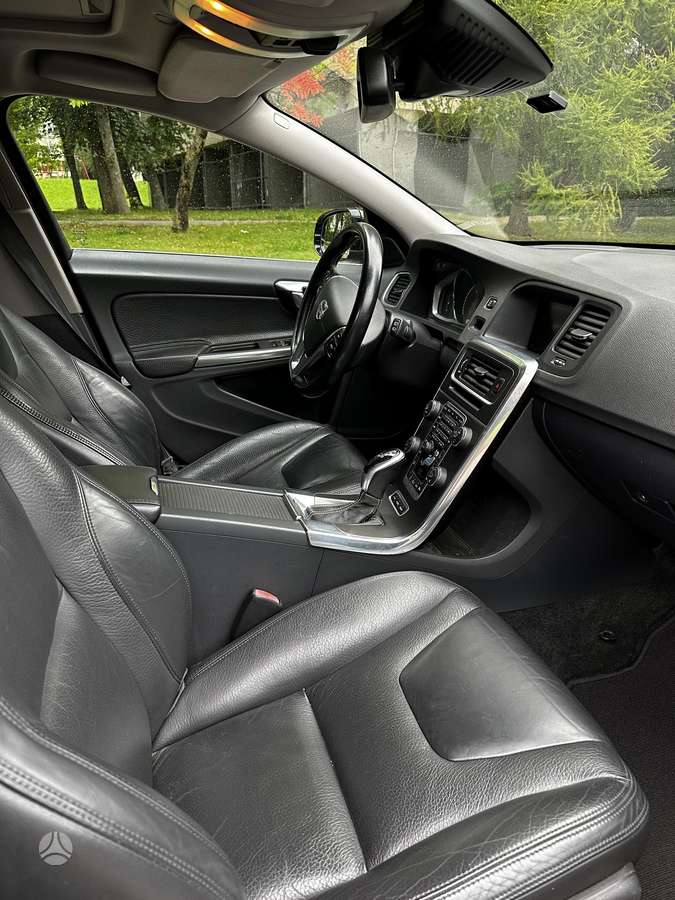 Volvo V60 - 11